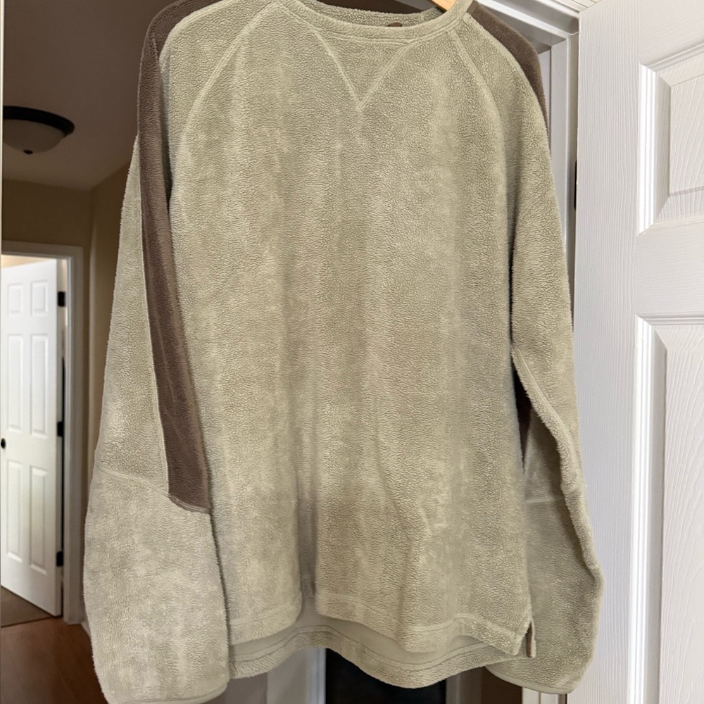 Horny Toad Men's Tan and Brown Crewneck Sweater